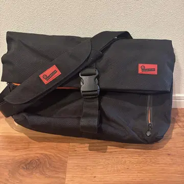 CRUMPLER 메신저 백 블랙