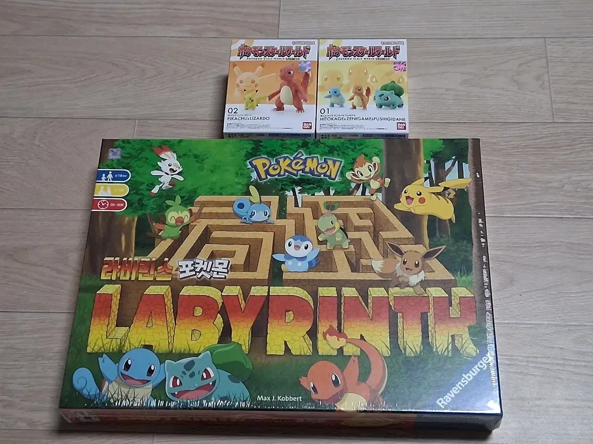 Pokemon Labyrinth Board Game Sealed + Scale World Pokemon Figure Sealed
