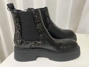 ZARA 블랙 사이드 고어 부츠 통굽