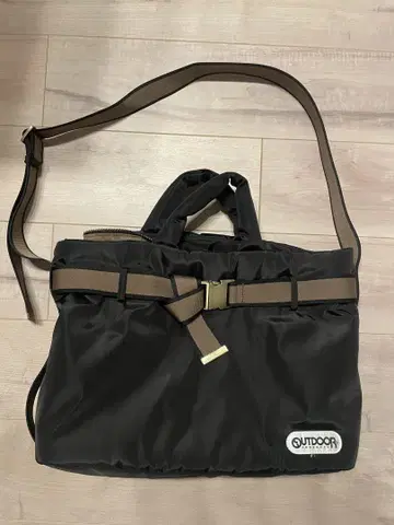 BEAMS 온라인 구매 OUTDOOR 토트백 블랙 새상품급