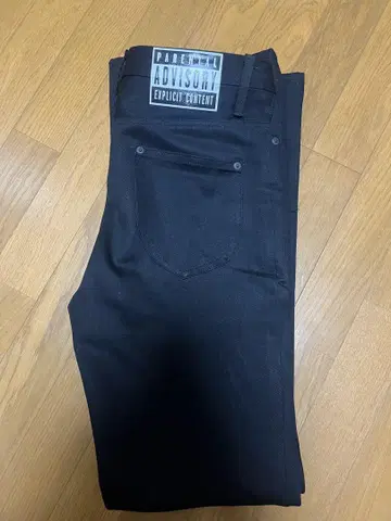 미카도 착용 STRAIGHTLINE 데님