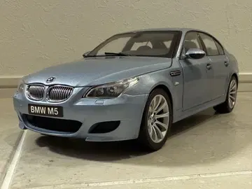 BMW M5 미니카 라이트 블루 KYOSHO 1:18 E60