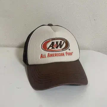A&W 로고 트래커 캡 브라운