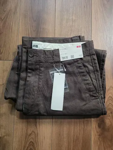 UNIQLO U 와이드 핏 치노 다크 브라운 82cm