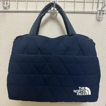 더 노스 페이스 지오 페이스 박스 토트 네이비