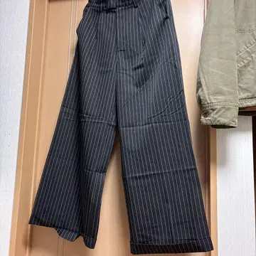 스트라이프 와이드 팬츠 블랙