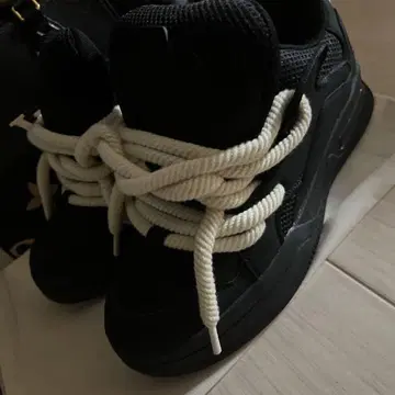 ZARA 로프 디테일 스케이터 스니커즈