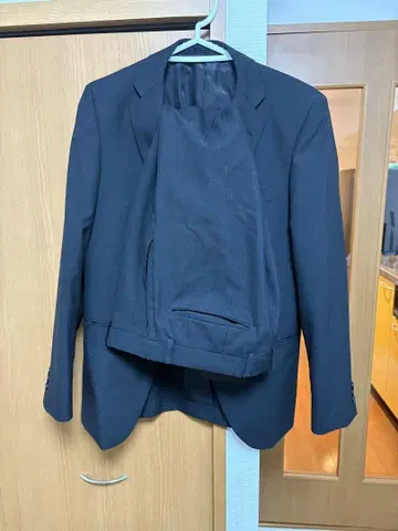블랙 스트라이프 취업 정장
