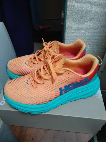 HOKA RINCON 3 러닝화 오렌지/터콰이즈 27.0