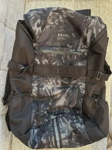 Under Armour 언더아머 카모 패턴 백팩