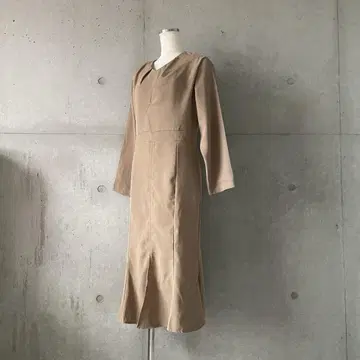 택 포함 새상품 턱 카슈쿨 머메이드 원피스 모카 M