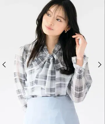 미슈마슈 보타이 셔링 블라우스