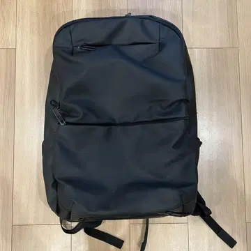 데상트 백팩