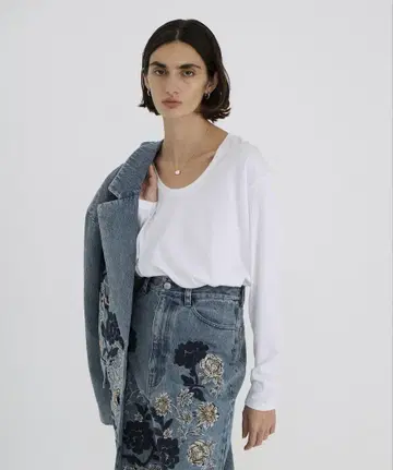 CLANE DEEP U NECK TOPS 블랙 사이즈 1 새상품