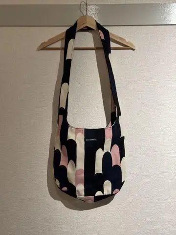 마리메꼬 숄더백 리타리