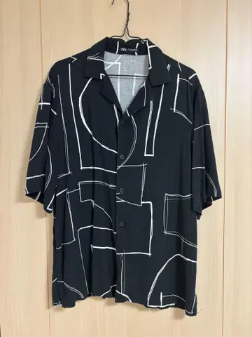 ZARA 기하학 패턴 반팔 셔츠 M 블랙/화이트