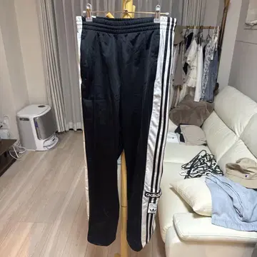 adidas 사이드 버튼 부착 블랙 조거 팬츠