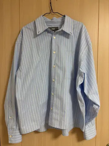 ZARA 파랑과 화이트 스트라이프 긴팔 셔츠 M