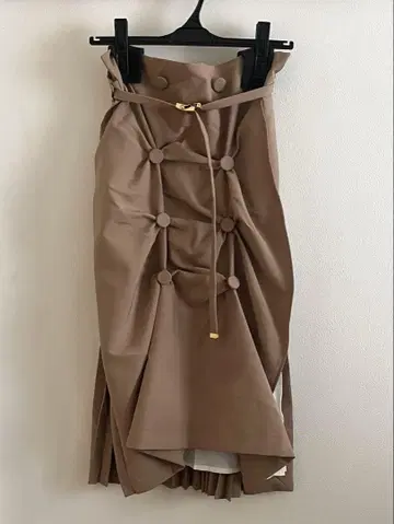 고마츠 나나 착용 레어 CLEANA 스커트 플리츠 스커트 트렌치풍