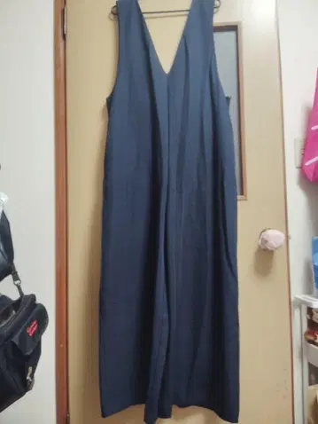 AlmaDesign 네이비 V넥 살로펫