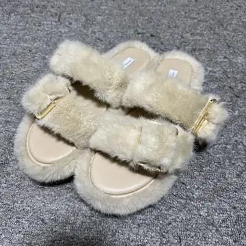 유나이티드 애로우즈 퍼 샌들 화이트