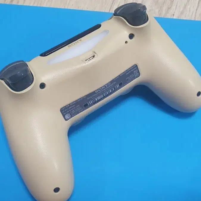 PS4 DualShock 4 new model, unused, for guests