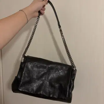 ZARA 의 백