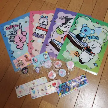 BT21 클리어 파일 캔 배지 쿠라스시 콜라보