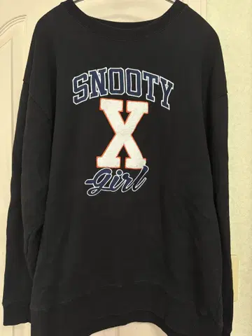 엑스걸 SNOOTY X girl 블랙 맨투맨