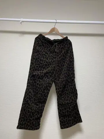 레오파드 무늬 이지 팬츠 L