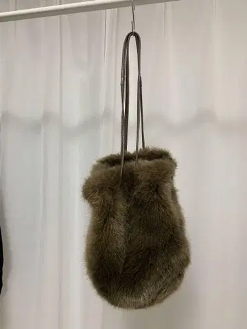 브라운 퍼 백
