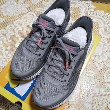 SKECHERS MAX CUSHION 그레이 스니커즈