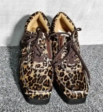 미사용 새상품, 레오파드 패턴 웨지솔 신발 24.5cm 3E