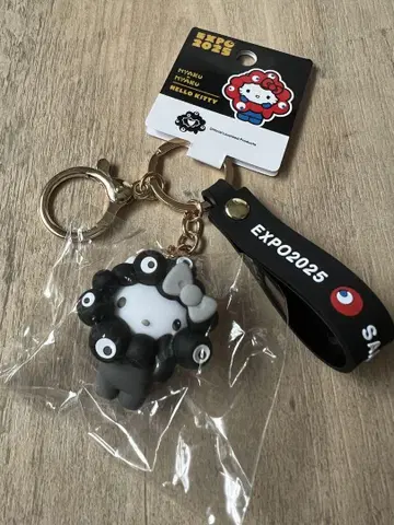 오사카 간사이 엑스포 산리오 블랙 미야쿠미야쿠 변신 키링 헬로키티