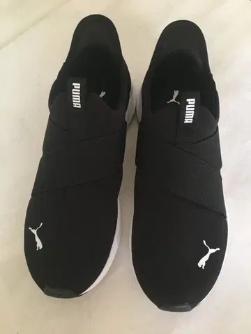 PUMA 블랙 슬립온 스니커즈 SOFTFOAM+