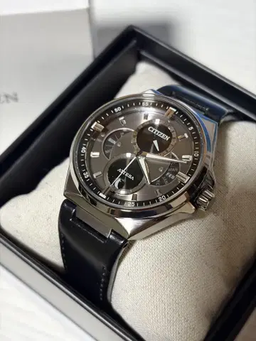 CITIZEN 아테사 BU0060-09H 손목시계