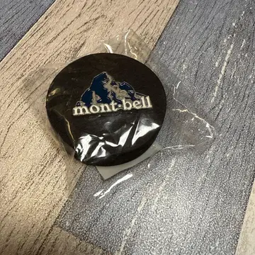 mont-bell 로고 블랙 핀 배지
