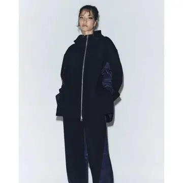 zara 대비 나일론 맨투맨 셋업 ML 사이즈