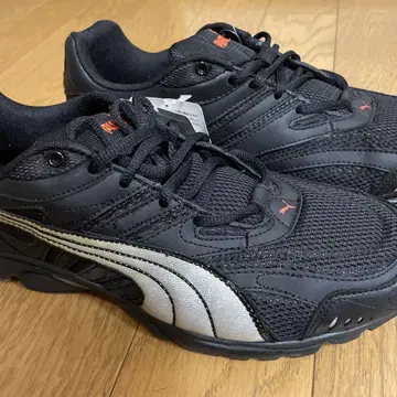 미사용 새상품 푸마 Puma 블랙 스니커즈 28cm
