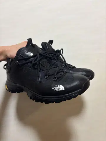 THE NORTH FACE 크레스트 하이크 트레킹 슈즈 블랙
