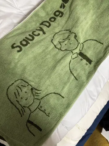SaucyDog 캐릭터 타월 그린 컬러