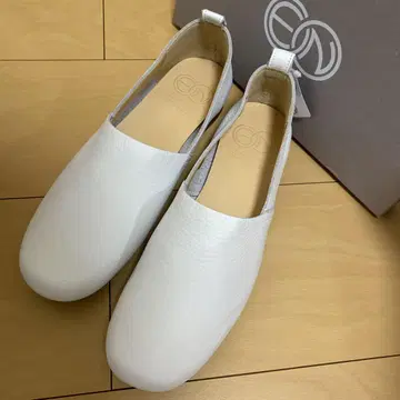 EN 키다리 아저씨 플랫슈즈
