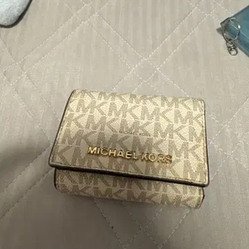 MICHAEL KORS 3단 폴더형 지갑 MK 로고