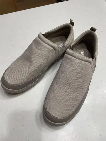 새상품 HITEC 베이지 슬립온