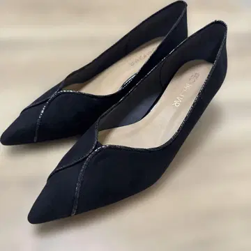 [ 미사용 새상품 ] 블랙스 스웨이드 스틸레토 펌프스 사이즈 24cm