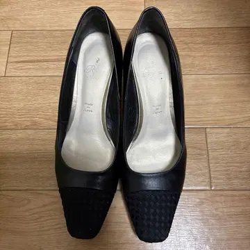 RIZ RAFFINEE 펌프스 24.5cm
