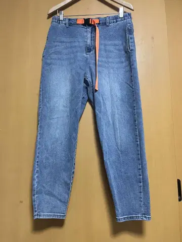 라이트 블루 데님 팬츠 오렌지 벨트 포함