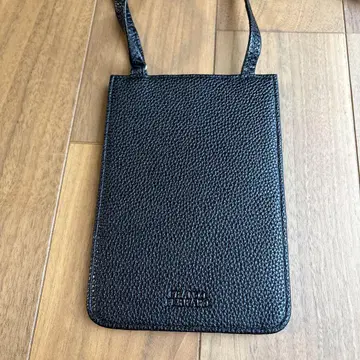 블랙 포켓 부착 숄더백
