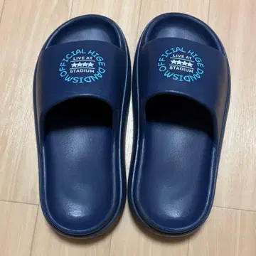 Officialdism 스타디움 굿즈 샌들