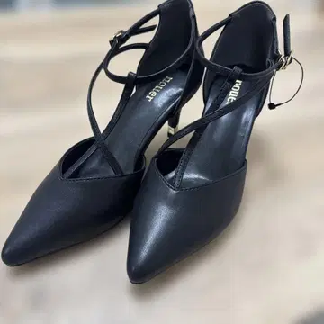 [ 미사용 새상품 ] 블랙 스틸레토 펌프스 스트랩 포함 23.5cm